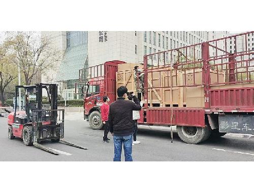 �ܳ����泵����绰